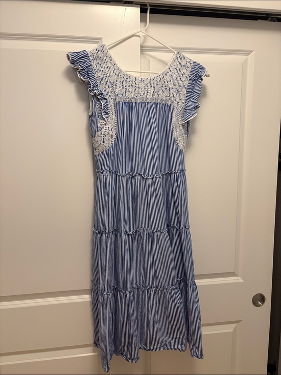 J.Marie Dresses & Skirts - j.marie smocked midi dress. Size small